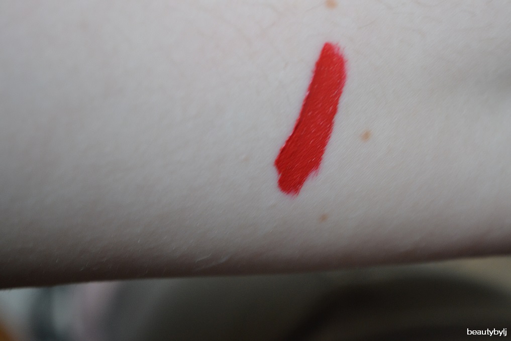 essence stay matte silky red swatch